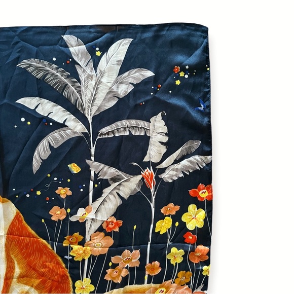 Beautiful Silky Woodland Fox Scarf, 16.5” x 16.5” - Picture 3 of 5